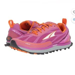 Altra Women's Superior 3.5 Lace-Up Athletic Trail Running Shoes Pink